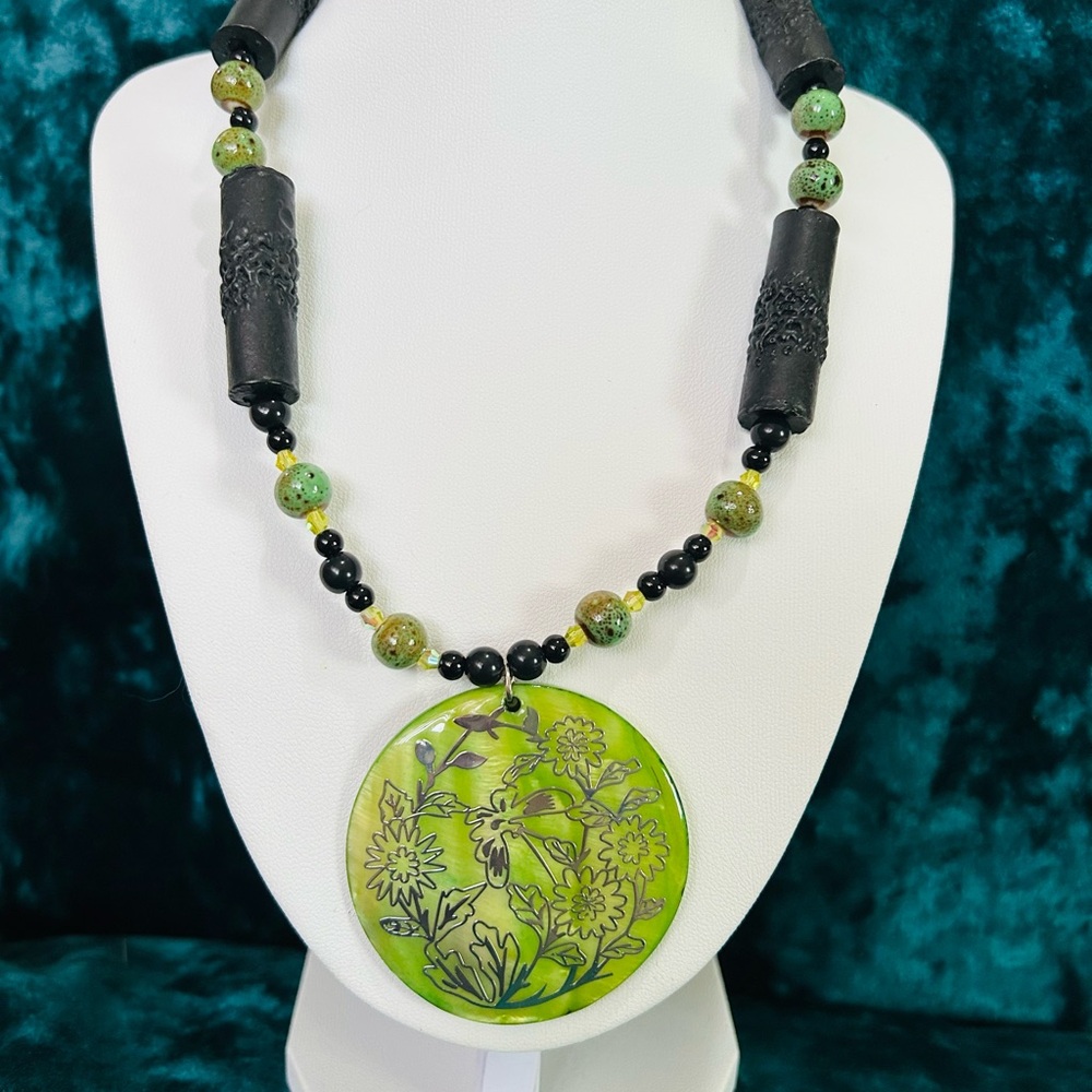 Green Floral Shell Pendant Necklace - Women Jewelry